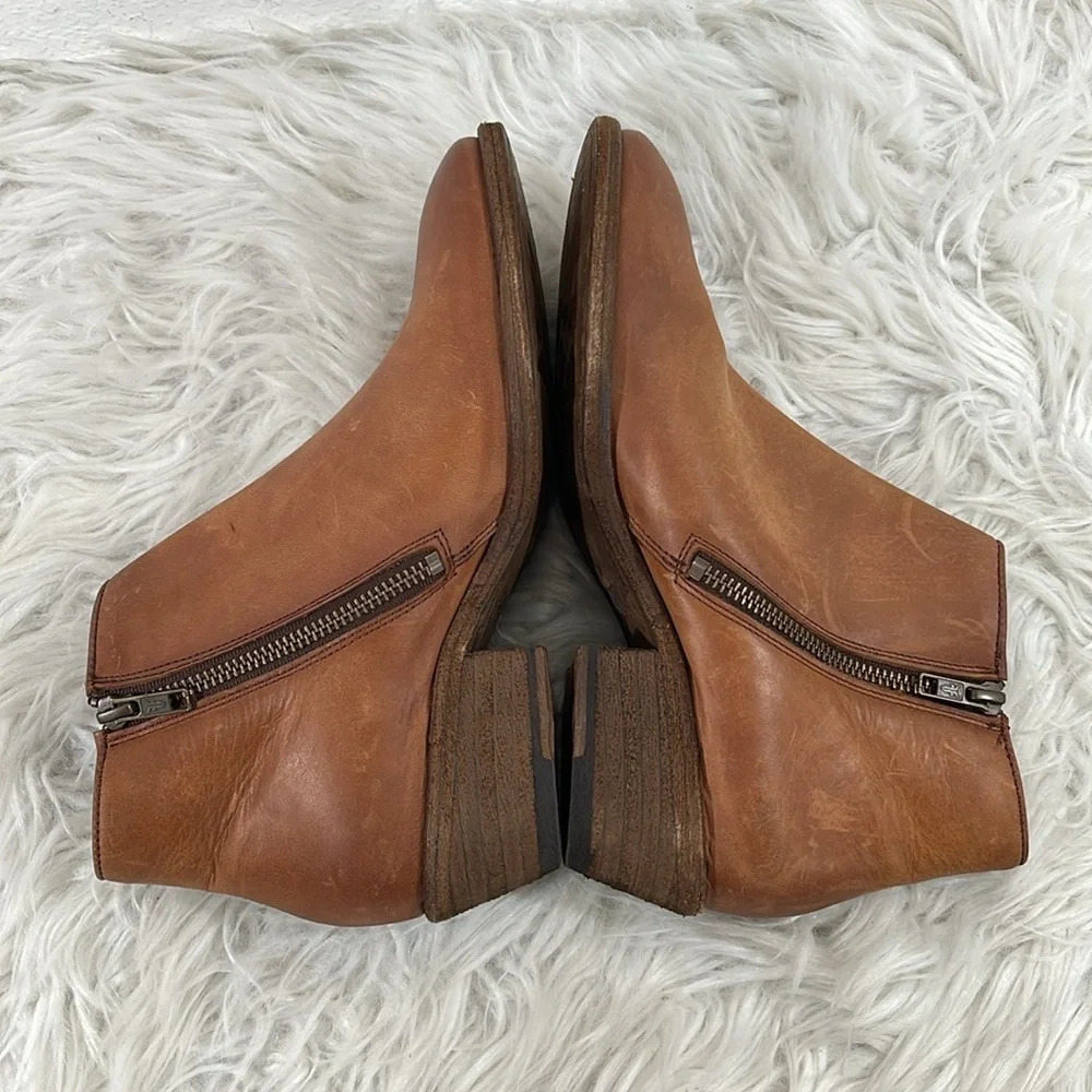 Frye Carson Piping Cognac DISTRESSED LEATHER Ankle Bootie Heel Side Zip Size 7.5 - Picture 9 of 15